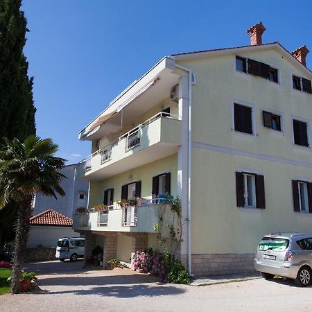 Apartments Ljerka Malinska Exterior photo