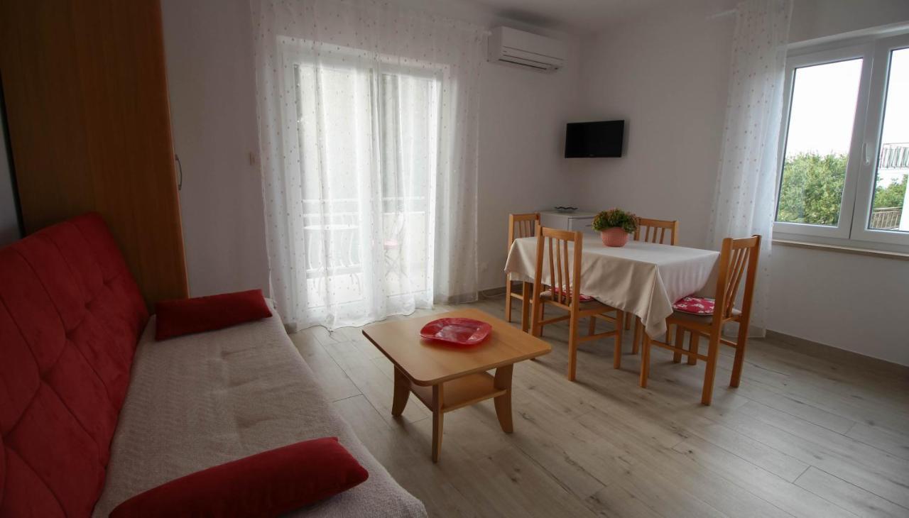 Apartments Ljerka Malinska Exterior photo
